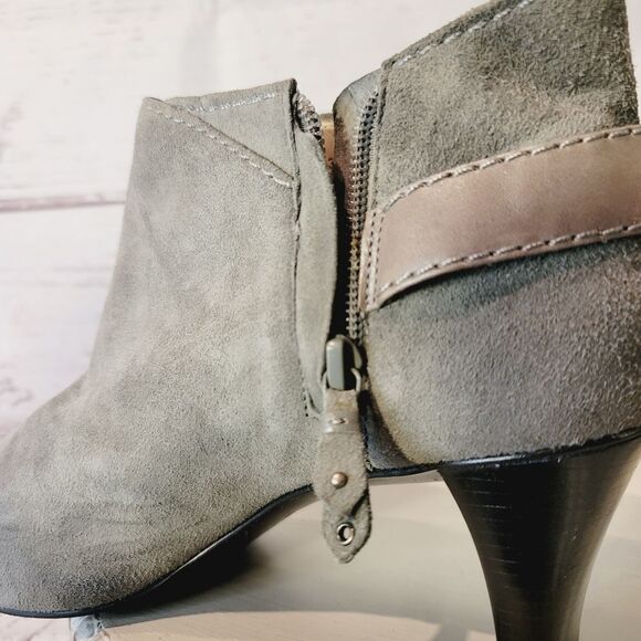 Cole Haan Gray Suede Leather Ankle Heeled Buckle Zip Booties Size 9.5B - Picture 10 of 16